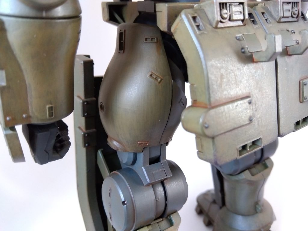 筆塗り跡がしっかりと残った箇所。塗料を薄めすぎたかな？