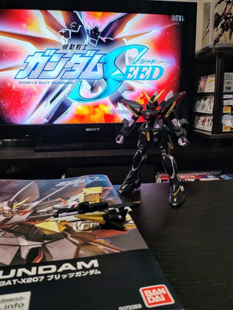 黄色パーツ→ゴールド、赤→メタリックレッド、紫→クリアパール、黒→つや消しコートゴールドマーカー部分塗装『アスラン…逃げ…』