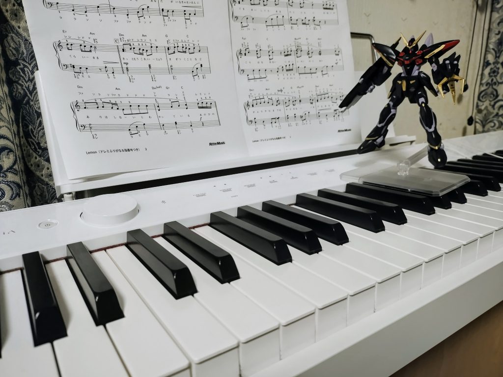 本題へブリッツはピアノが好きな心優しきニコルの搭乗機です。　劇場版でもあの回想シーンが、、、TV版から何回流すんや『母さん…僕のピアノ…』