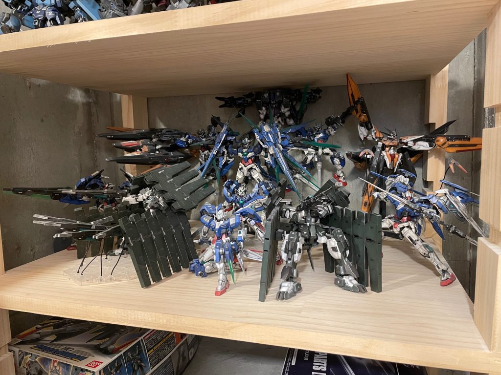 RG クアトロオークアンタツインフルセイバーカスタム、クアンタキャノン×2、ダブルオーライザー、ダブルオーエイトソード、ガンダムエクシア。HG ダブルオーガンダム、ラファエルガンダム、ハルート、ハルート最終決戦、サバーニャニールカスタム&ライルカスタム。