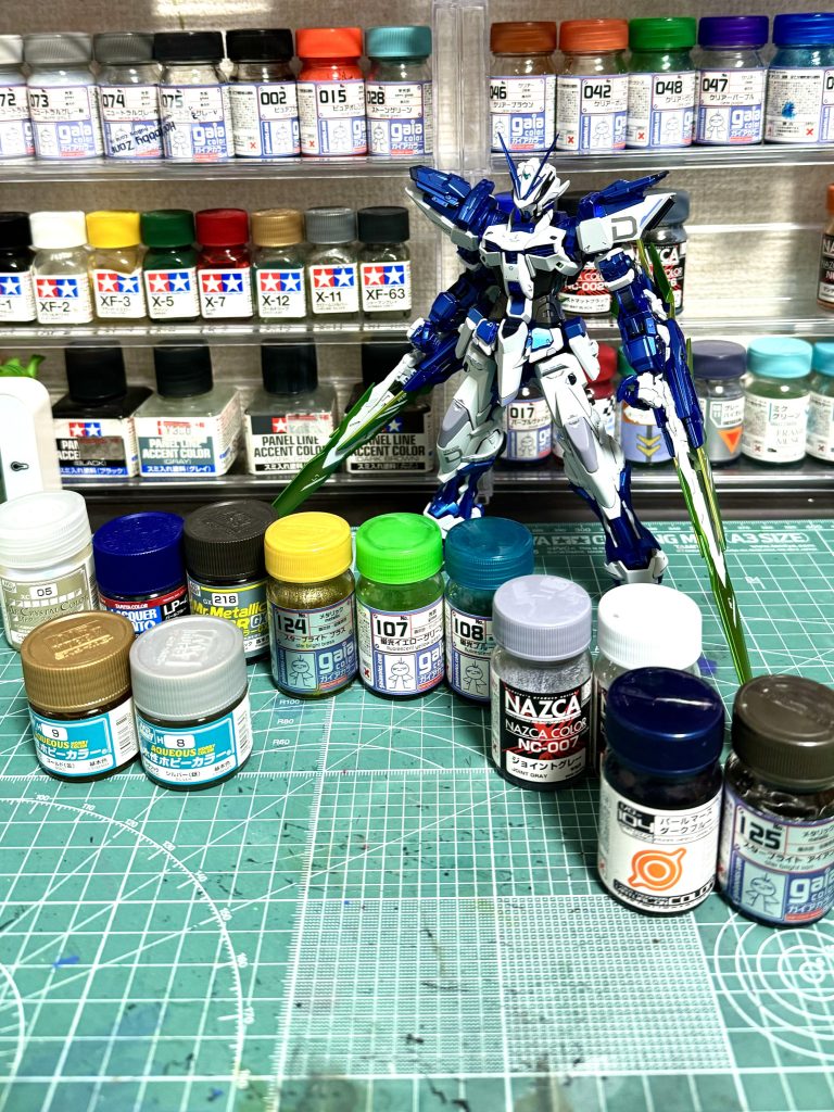 今回使用した塗料達です。サフレス仕上げの為、表面処理は丁寧に。