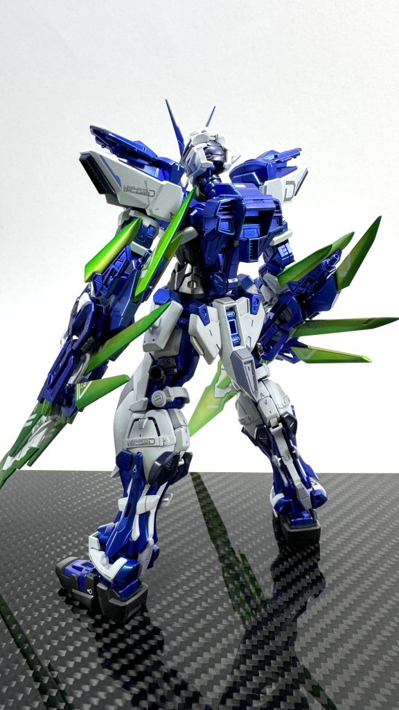 後ろからシペールソードが長くて撮影に苦労しました。