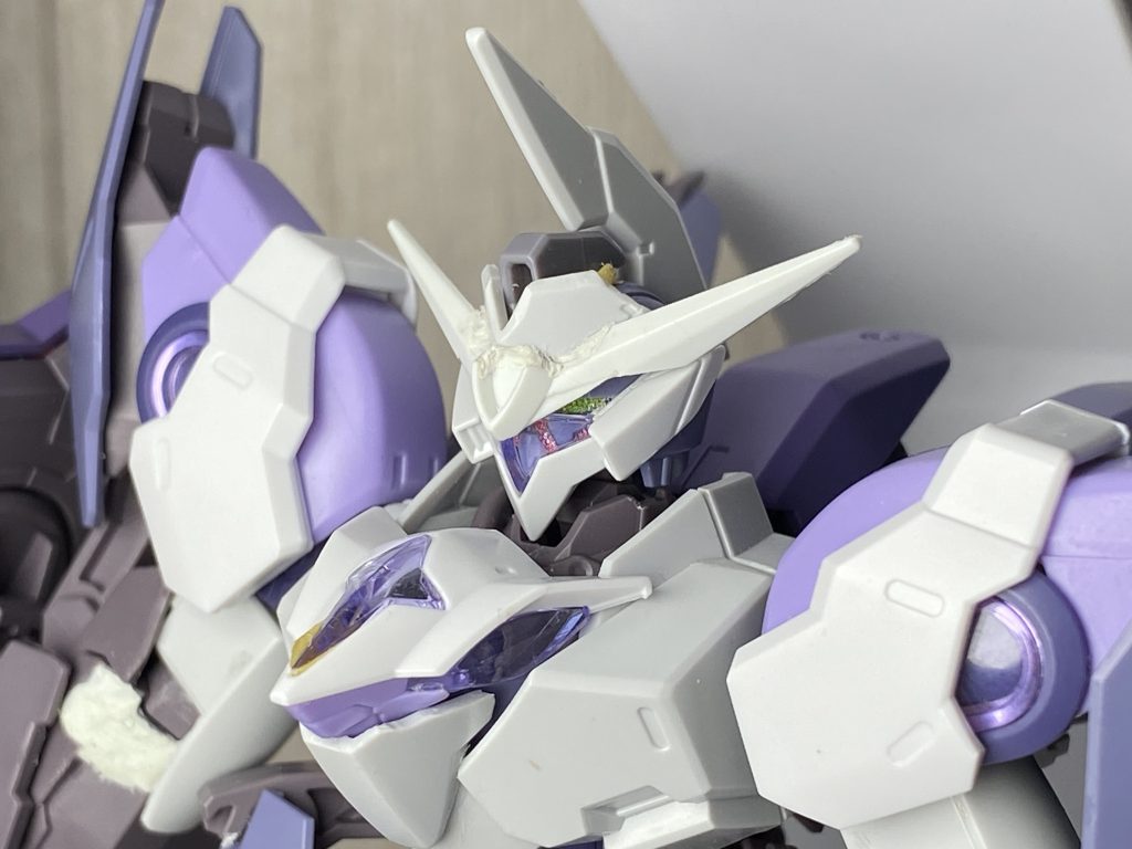 頭部の形が大体まとまった時の写真です。