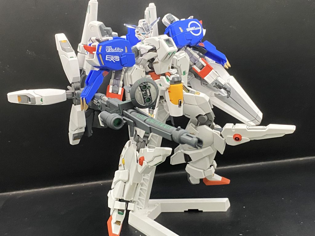 発射時はこんな感じで後部ユニットが展開して排熱します。ブースターとして使用時も同じように開きます。