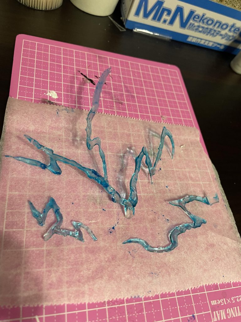 稲妻はレジンで自作思ってたより上手く出来た