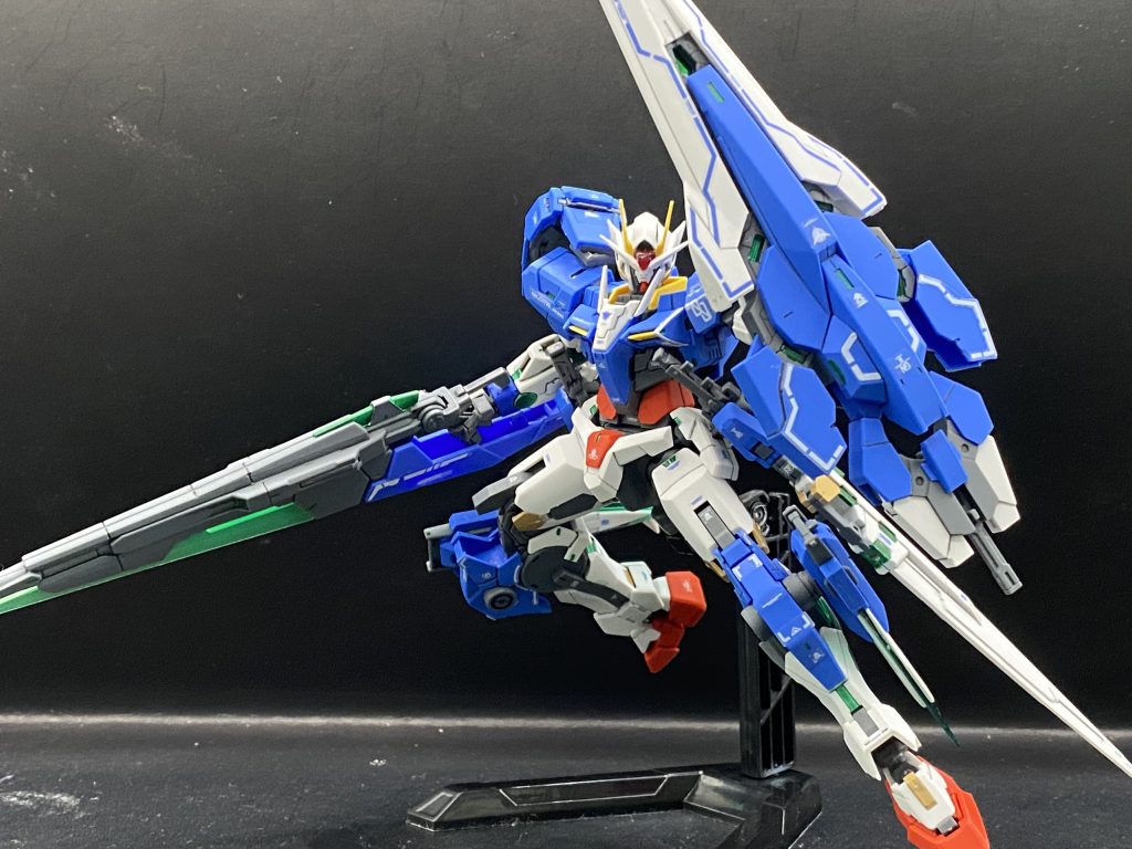 シールドを展開してブラスターを構えるセブンソード／Gお馴染みのポーズめちゃくちゃカッコよく決まります。