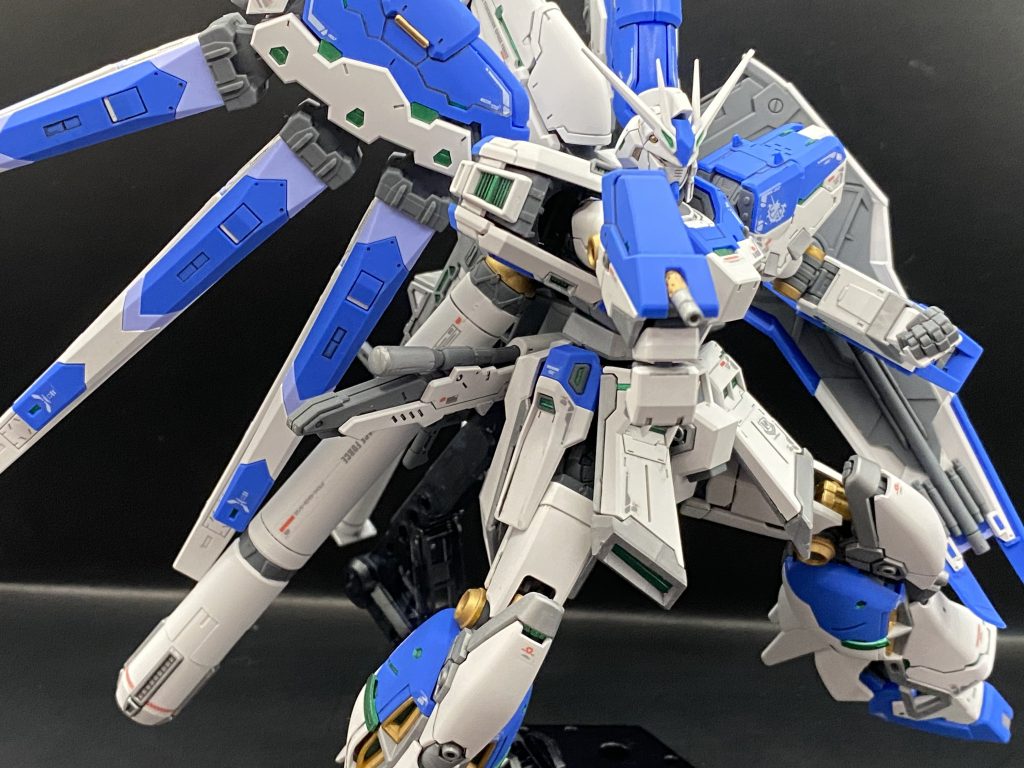 腕部のマシンガンも塗り分けました。