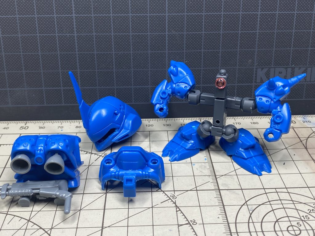 フレームの中身はこんな感じ。余りがちなボールデンのB 6パーツを組み合わせて作るイメージです。モナカ構造になっている古いBB戦士にはピッタリです。キットのサイズに合わせてフレームの大きさが調整できます。