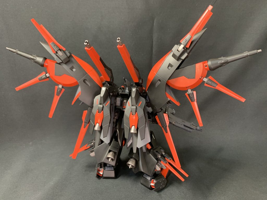 背面。改めて見るとすごいボリューム。