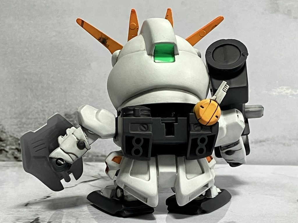 背面(今気が付きましたが、ツノの裏に墨入れの拭き取り忘れが…)