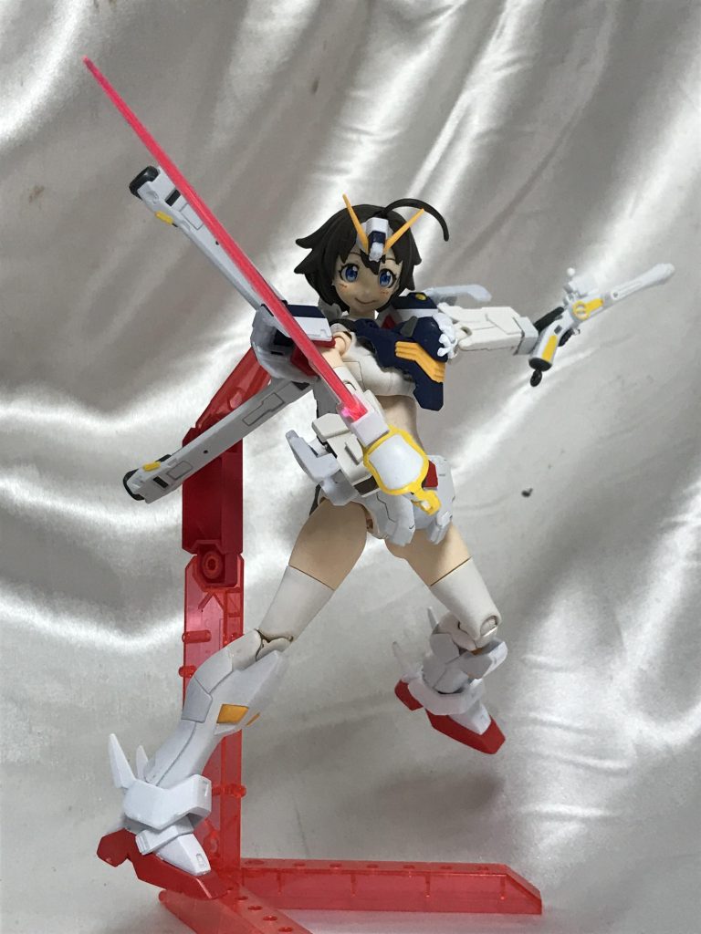 ビームが大ぶりなソード。このエフェクトめっちゃかっこいいがためにザンバスターにしたことないんですよね。