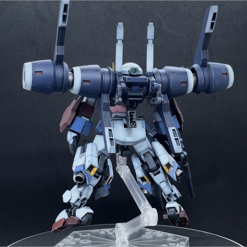 バオリパックのブースターは2個付けました。ジャンクパーツでハイパービームサーベルを作り、小型アームは30mmのアタックサブマリンから拝借。