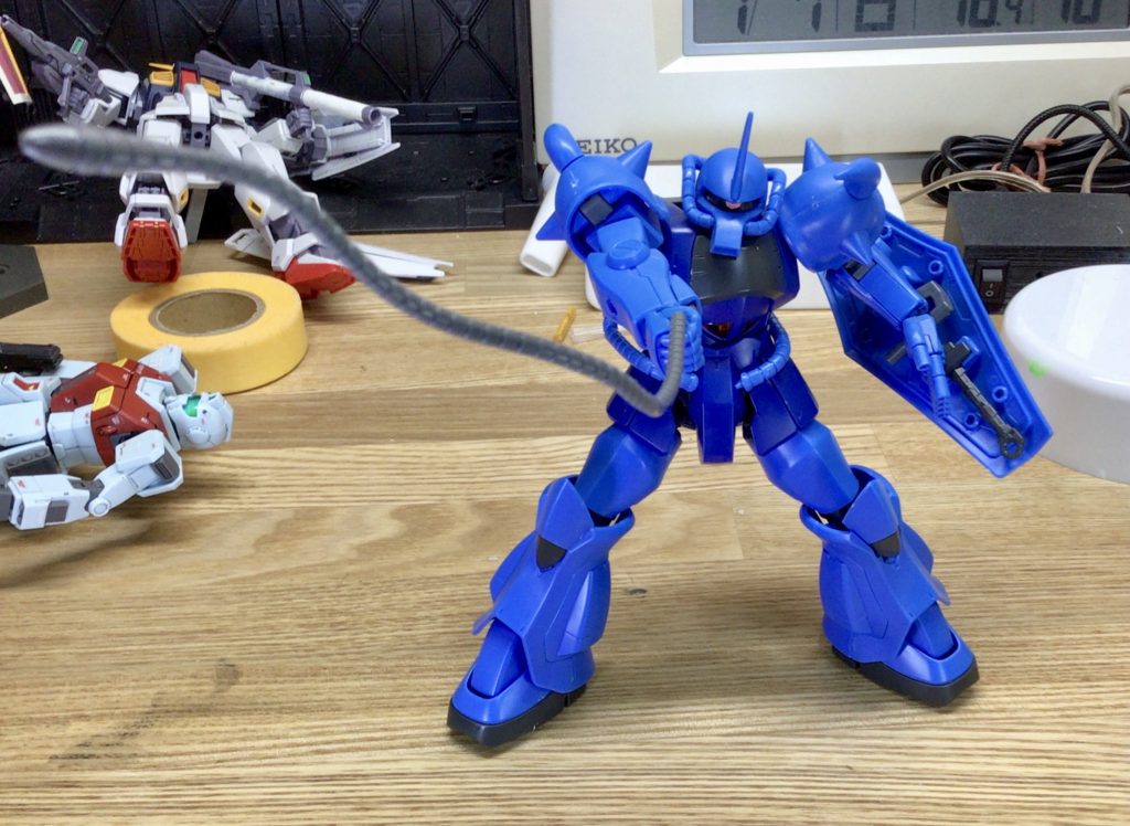 ヒードロッドヒードロッドは軟質素材で再現されているのですが、いかんせん形をつけにくい