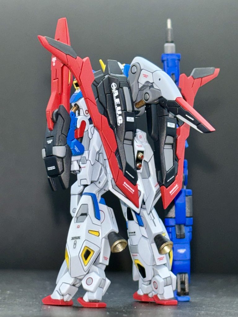 第4弾はスーパーガンダムだけ買ったのですが、まったく手をつけていません。パーツ見ただけで気分が悪くなってきます。