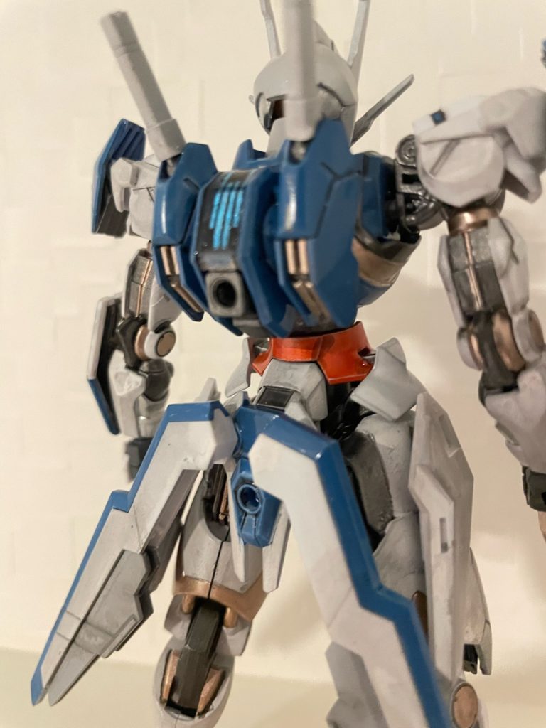 シェルユニットはホイルシールの余白とレジンで製作