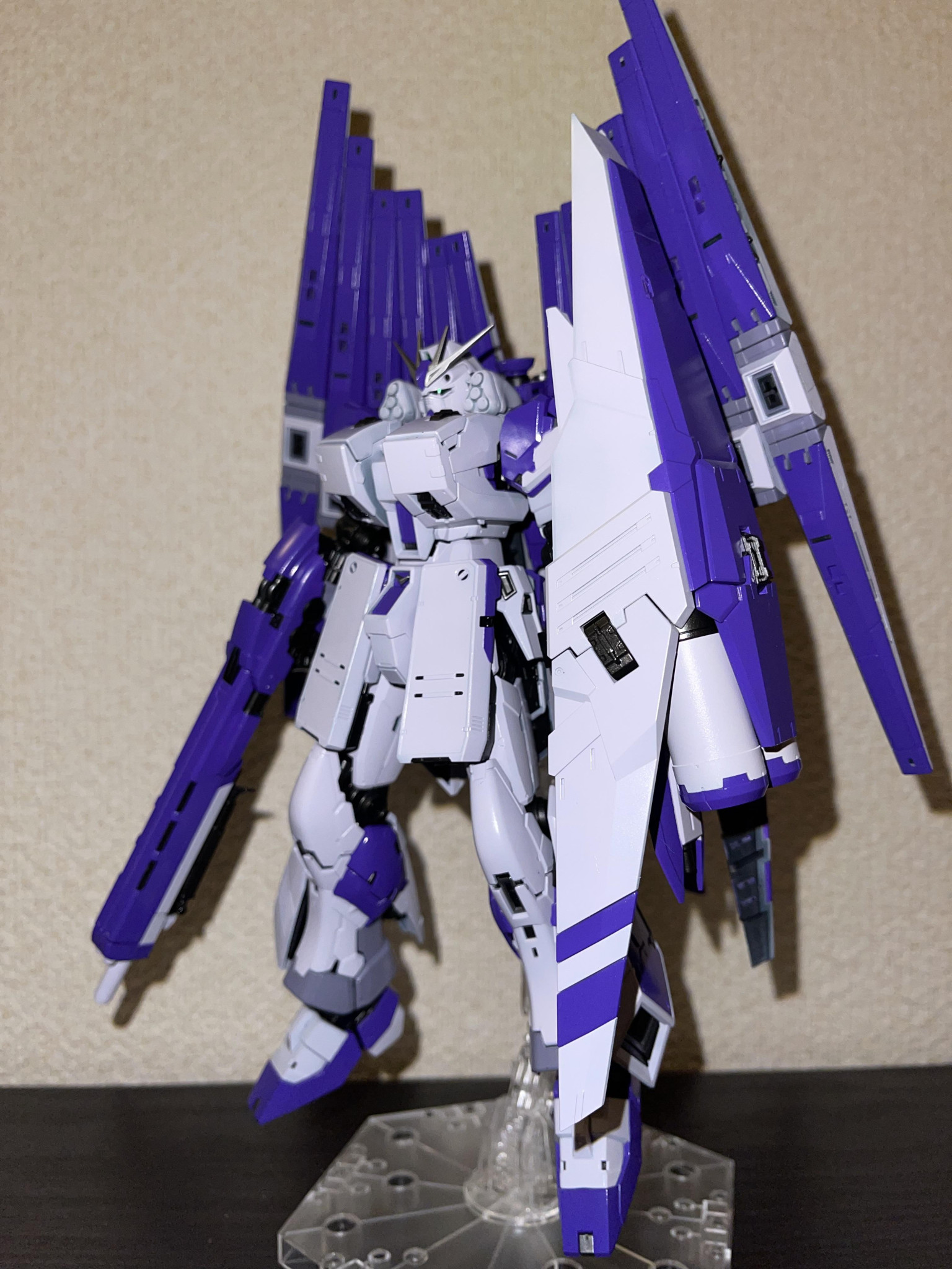 RG νガンダムHWS Hi-νカラー DFF仕様｜Yorozuya Chernoさんのガンプラ 