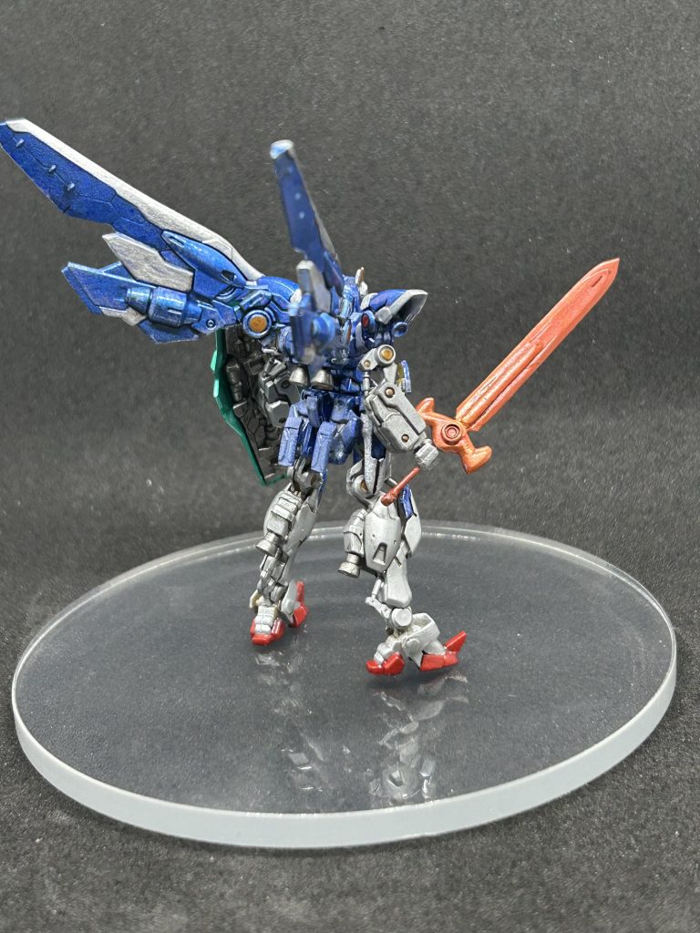 ウィングを展開させて遊んでたら、ナイトガンダムに見えたので、試してみました。方向性は悪く無いと思いました、ただ雑に作り過ぎてしまったのは残念です😅