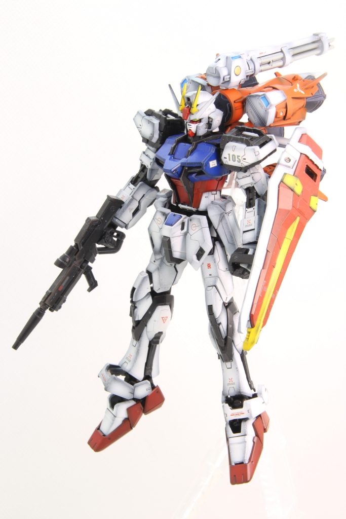 接続を加工して過去作RGストライクに取付られるようにしました、一応HG規格にも取付可能