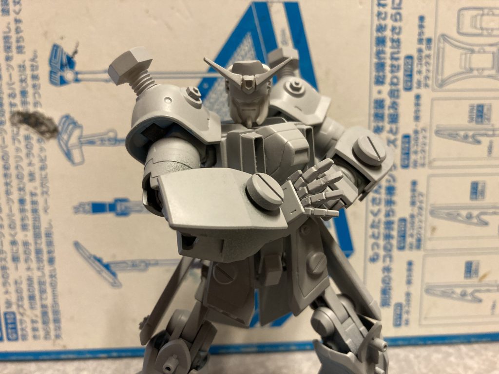 サフを吹いてはキズの修正を念入りにしました。おかげで満足な仕上がりになりました。