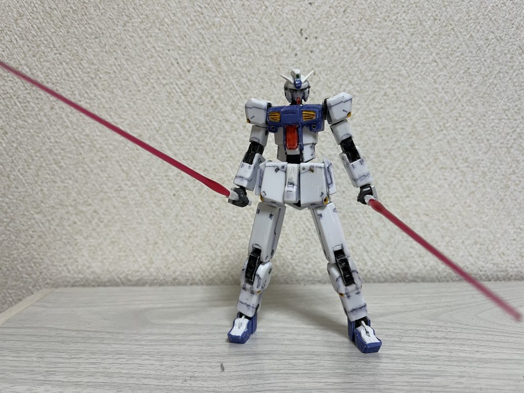 ビームサーベルには刃のパーツを付けられます。