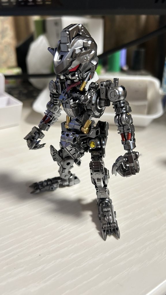 ガンダムフレームはスターブライトアイアンで仕上げました！デュアルアイも赤色にしました！赤い方が悪い顔に見えますね✨