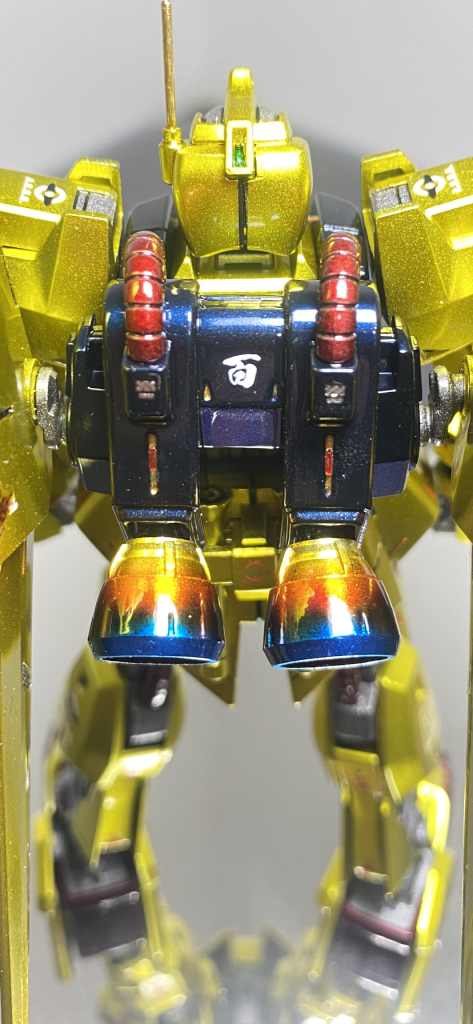 光を当てると反射してすんごい感じになりました。これが正解なのかどうかもわかりません。