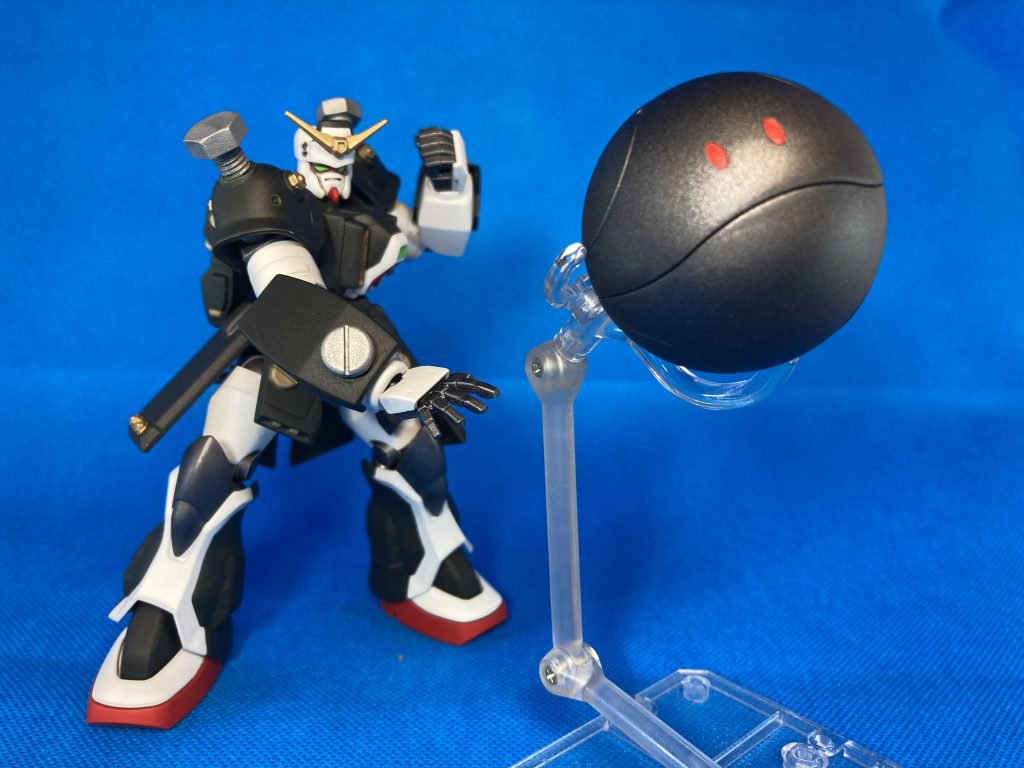 ハロを一緒に飾ったり、砲丸投げのように再現しています🤣