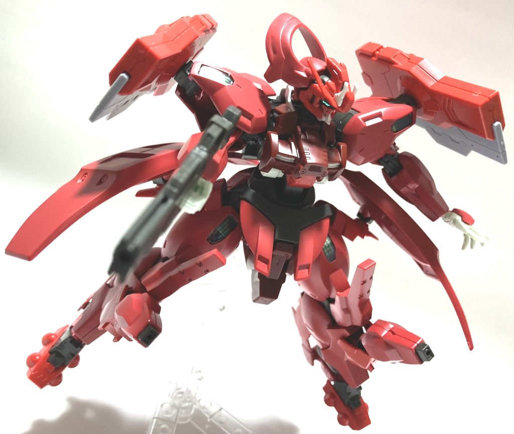 自社の機体性能の効率のよいアピールは学園での決闘である。それも加味されて、ダリルバルデはより1対1の戦闘により相応しい洗練された機体となった。ただ「もし」を語るのであれば、プロトダリルバルデにも乱戦という状況では多少の分はある。