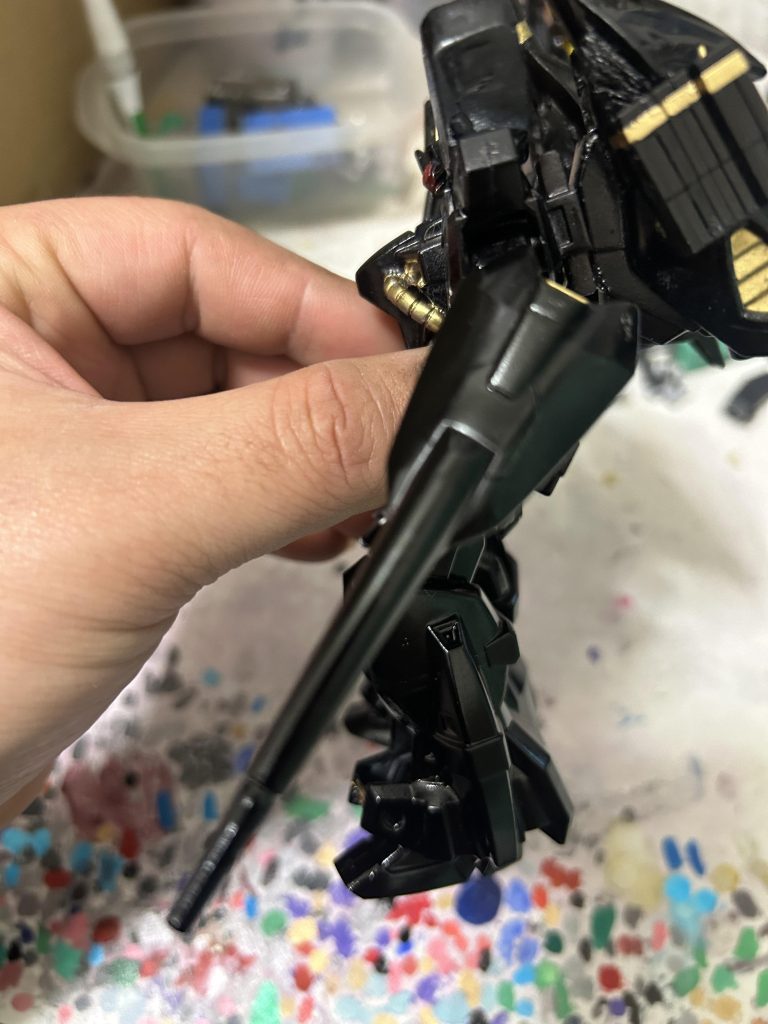 スクランブルガンダムのビームライフルを左右に装備させました。