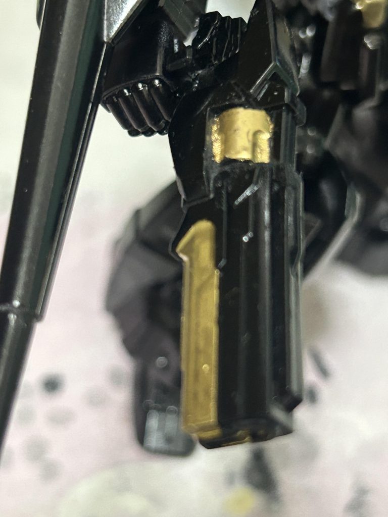 近接中距離戦闘用にビームマグナムを装備させて、あらゆる距離での戦闘を可能にしてます。