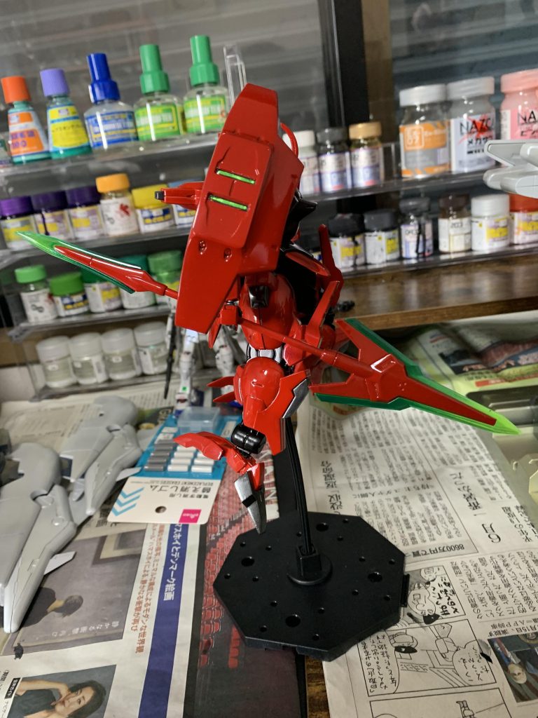 クリアパーツはクリアブルーでグラデーションをかけました。