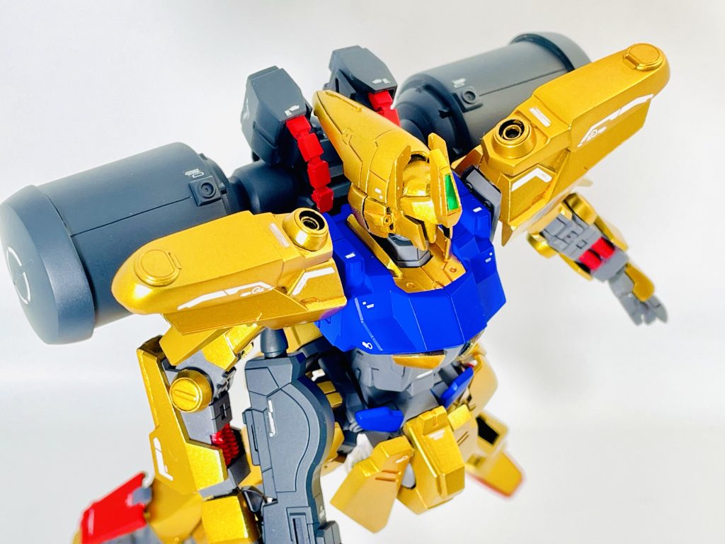 肩アーマーは、デカールでアレンジ