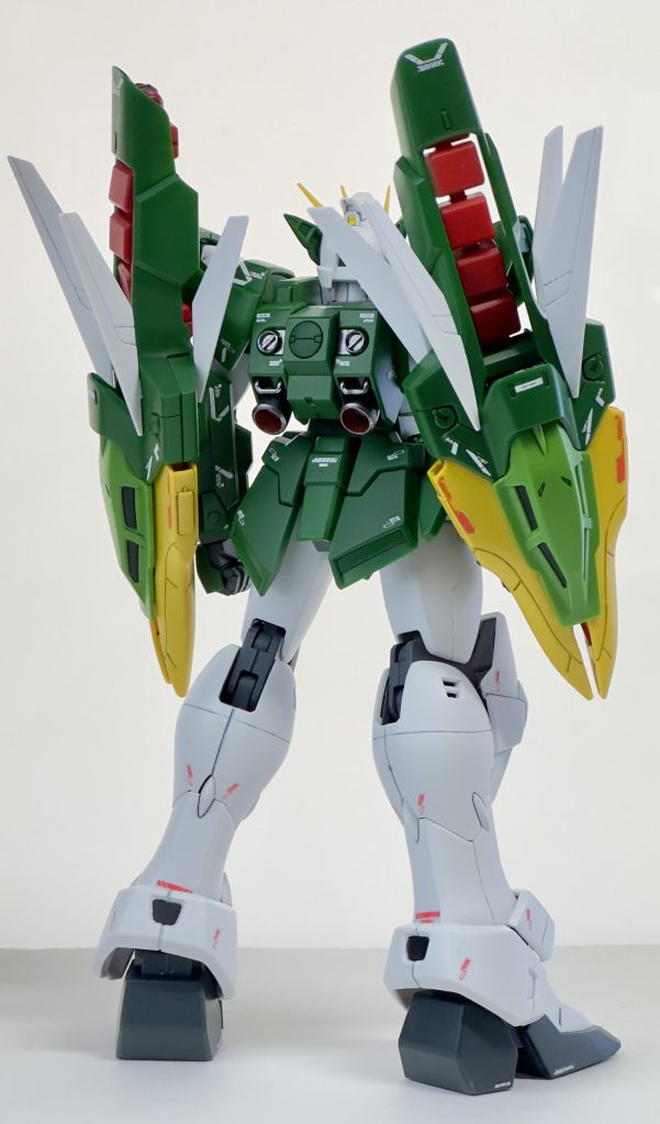 初販が2015年ともう9年も前のキットですが、説明書のデカール指示の見辛さとドラゴンハングの関節の合わせ目地獄以外、特に古さは感じないキットでした。あとデカールに「哪吒」と書かれたものがありましたが、自分の思う五飛の性格上そこまで嫁アピールするか?となって貼ってません。