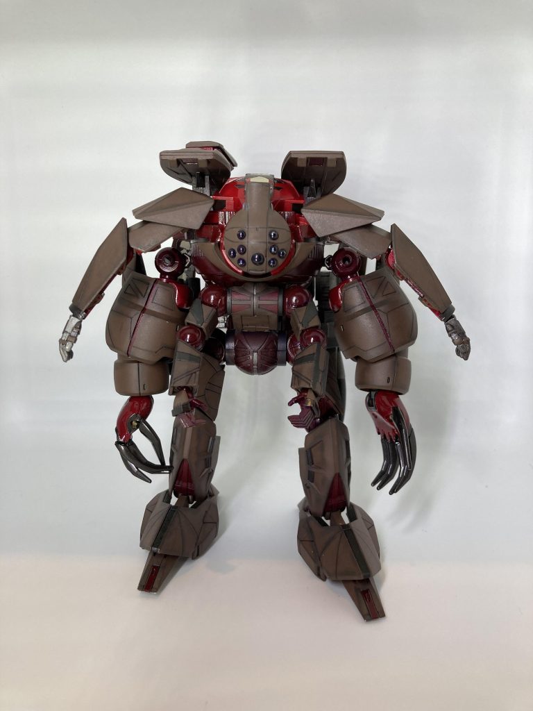 飛行形態のフラットが上に乗っていますが、フラットの腕を伸ばせば全部で6本腕になります。