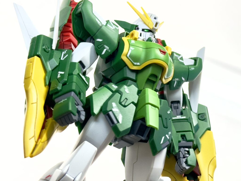 以上。ご覧いただきありがとうございました。昔は正直微妙だなと思っていた機体ですが(でも旧1/100HGは買ってる)、五飛の純粋さや機体の名前(ナタク)に込められた意味などを知っていき、今ではパイロット含めW系でもトップクラスに好きな機体になりました。ナタクを買ったのでウイングゼロEWも欲しくなりましたが、今も定価で中々買えないキットですね...。今年もよろしくお願いします。