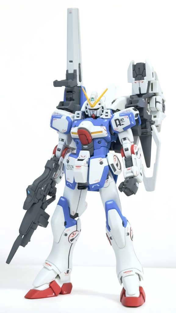 小説版のV2相当のセカンドV。名前に「ガンダム」が付かないのが正式名称な上型式番号が不明な機体なんですよね。ここ最近は1/100スケールのガンプラやミリタリー系キットを作っていたので久々の1/144キットでしたが、その中でも小型MSのキットなので簡単ではありましたが色々気を遣って大変でした...。カトキMSなのでデカールは超多めに貼ってます。