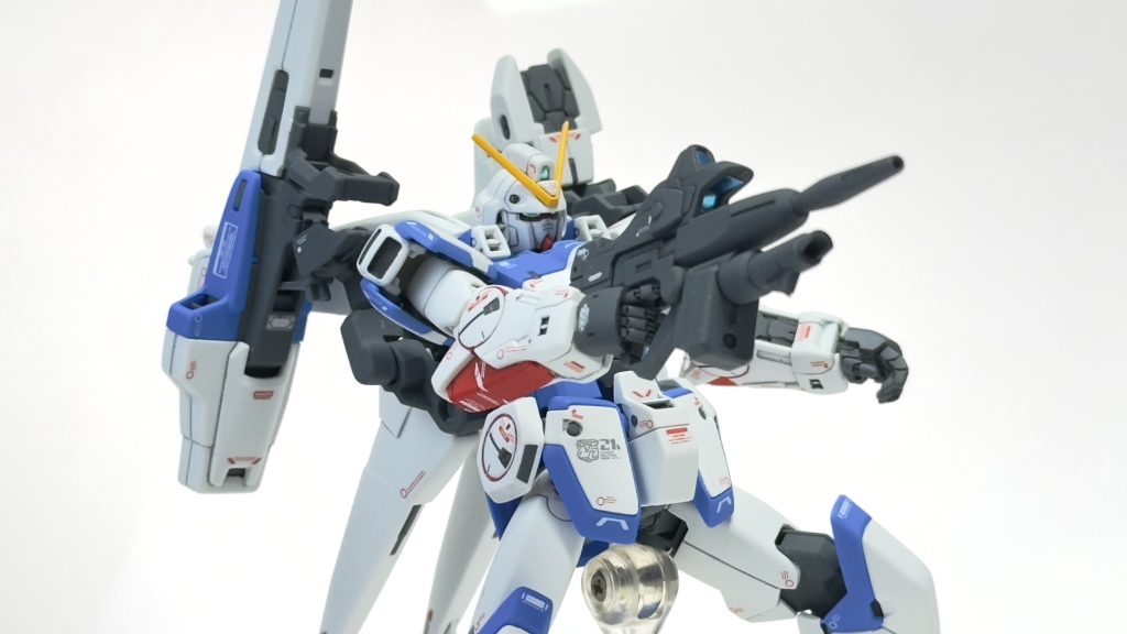 ビームライフルもV2と同じものですね。