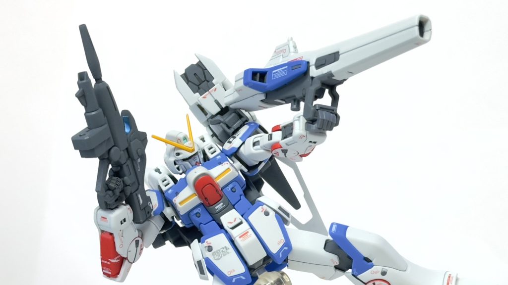 メガビーム・キャノン三角屋さんのハンドパーツではキャノンを担げないので、ここだけキット付属のハンドパーツ(未処理)を使ってます...。