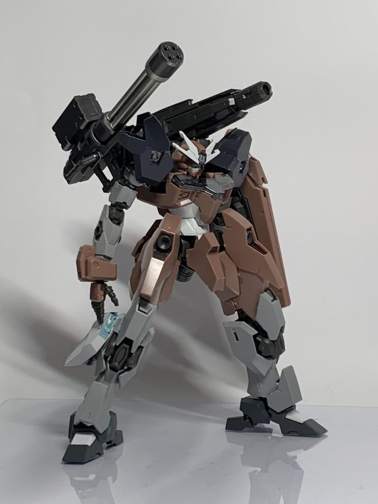 使用キットはルブリスソーン2体、ルブリスウル1体、ガンヴォルヴァ1体本来必要ないのですが、関節を切断するので余ってたエアリアル改修型を一部使ってます