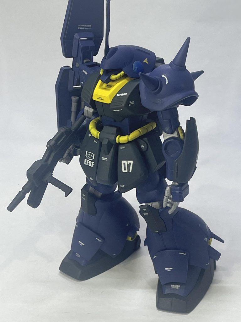 2024年一作目はHG マラサイ。定番ですがティターンズカラーに全塗装してみました。