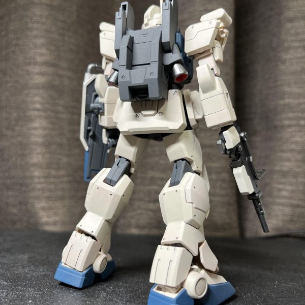 HG Ez-8 ウェザリング前の全塗装とトップコートまで終了細かいミスをいかにウェザリングで誤魔化すか…（3枚目）