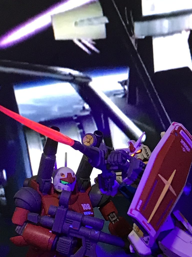 ホワイトベース後方にて直掩中3。