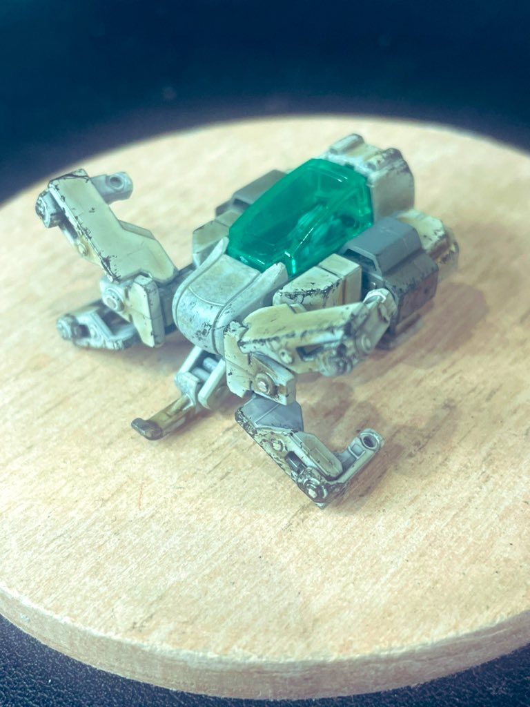 エマージェンシー・ポッドも一応全塗装、ウェザリング。丸々隠れちゃうから意味なかったけど。