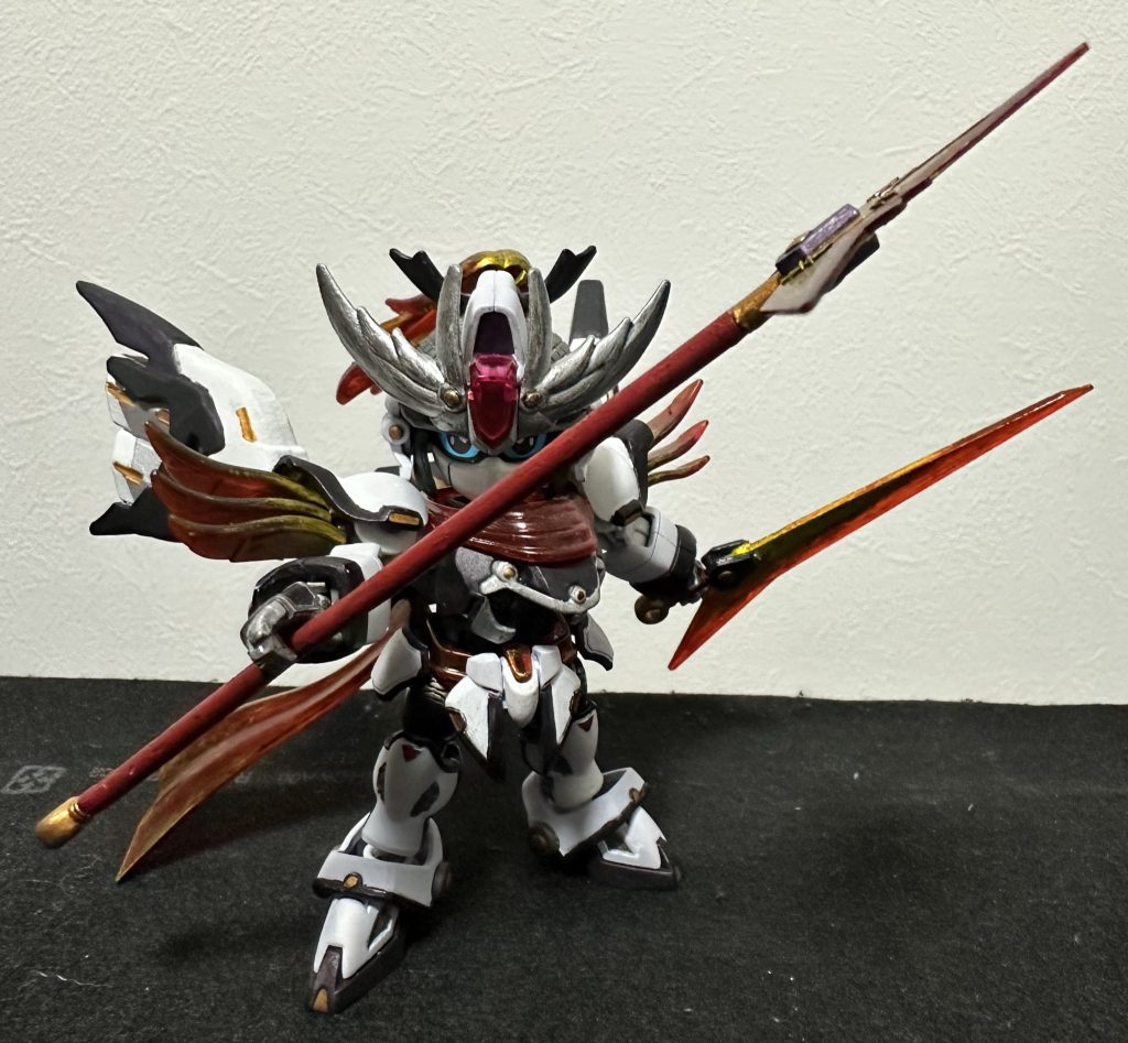 武装は以下の2つのみ、高速で接近して格闘戦を仕掛けることに全力注いでいるため射撃武器はないです。ビームクナイ・ブレードクナイブレードの刀身はビルドストライクエクシードギャラクシーから。デザイン的にSDと親和性高そうと思ったので拝借wビームクナイ・クロススピアクロススピアの刀身はF9ノ1のクナイのエフェクトとランナーを使って改造しました。思ったより槍になってて割と満足な一品。