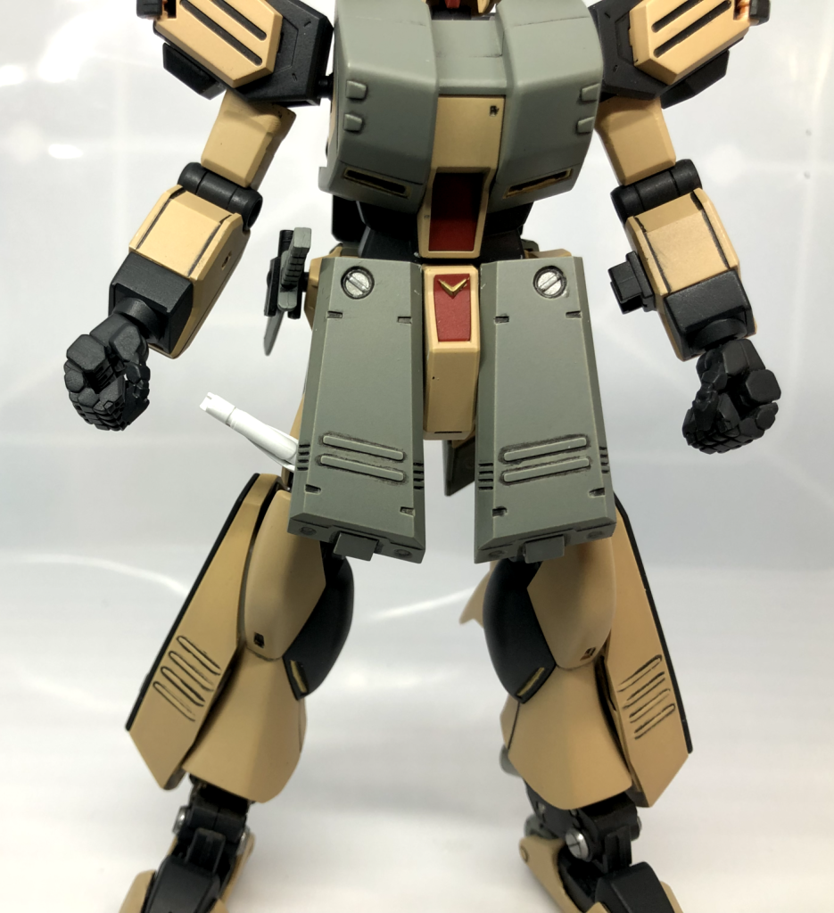 リアスカート内にビームサーベルを隠しています！