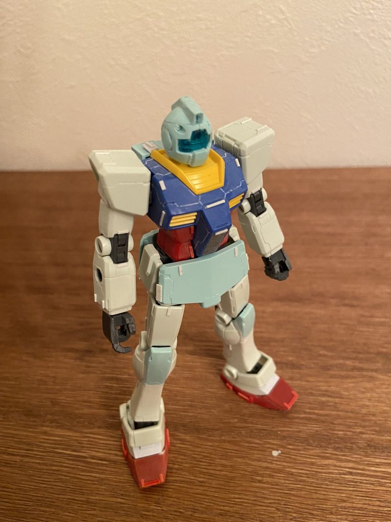 スネを整面し、各所にディテールを追加した状態。