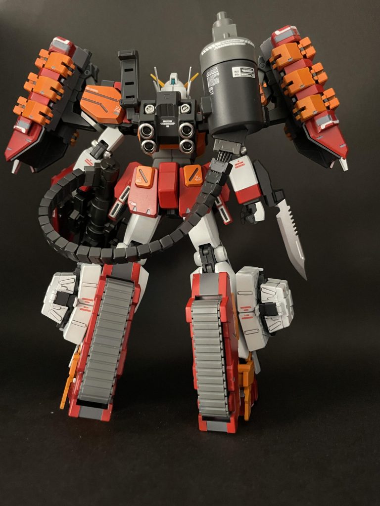 背面はシンプルに。ガトリングのタンク?は合わせ目消ししています。初めて上手く消せました🤣