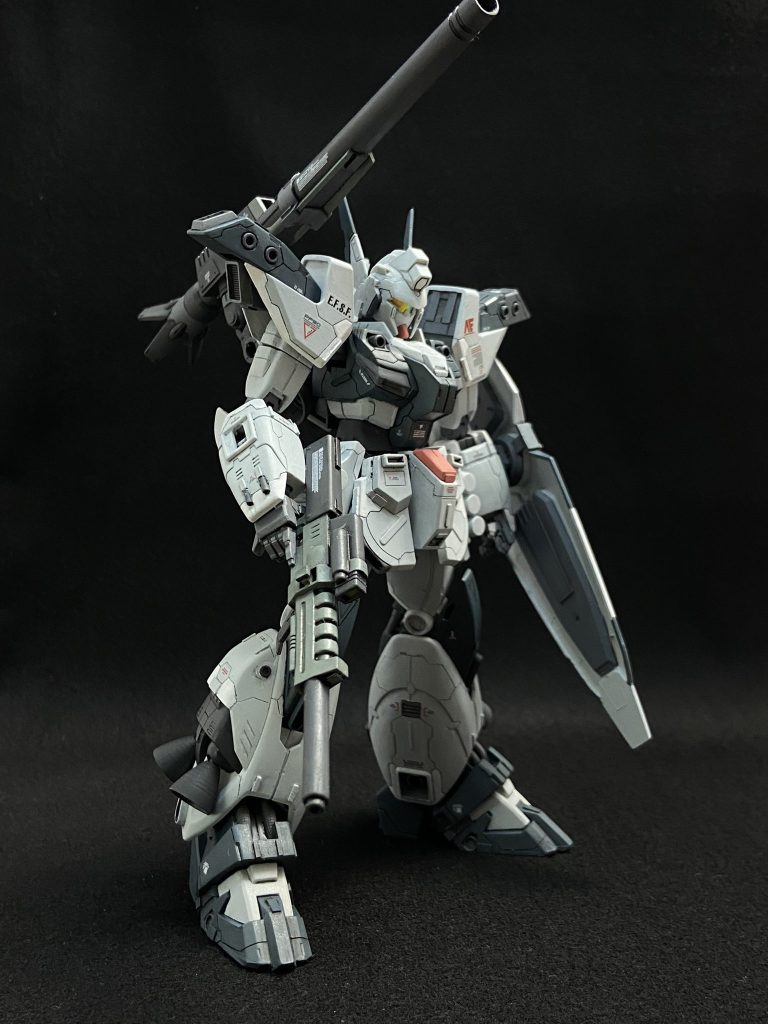 ハーディガンの魅力の一つは、ライフルやキャノンに内蔵火器など、武装が多く迫力がある点もあると思います。