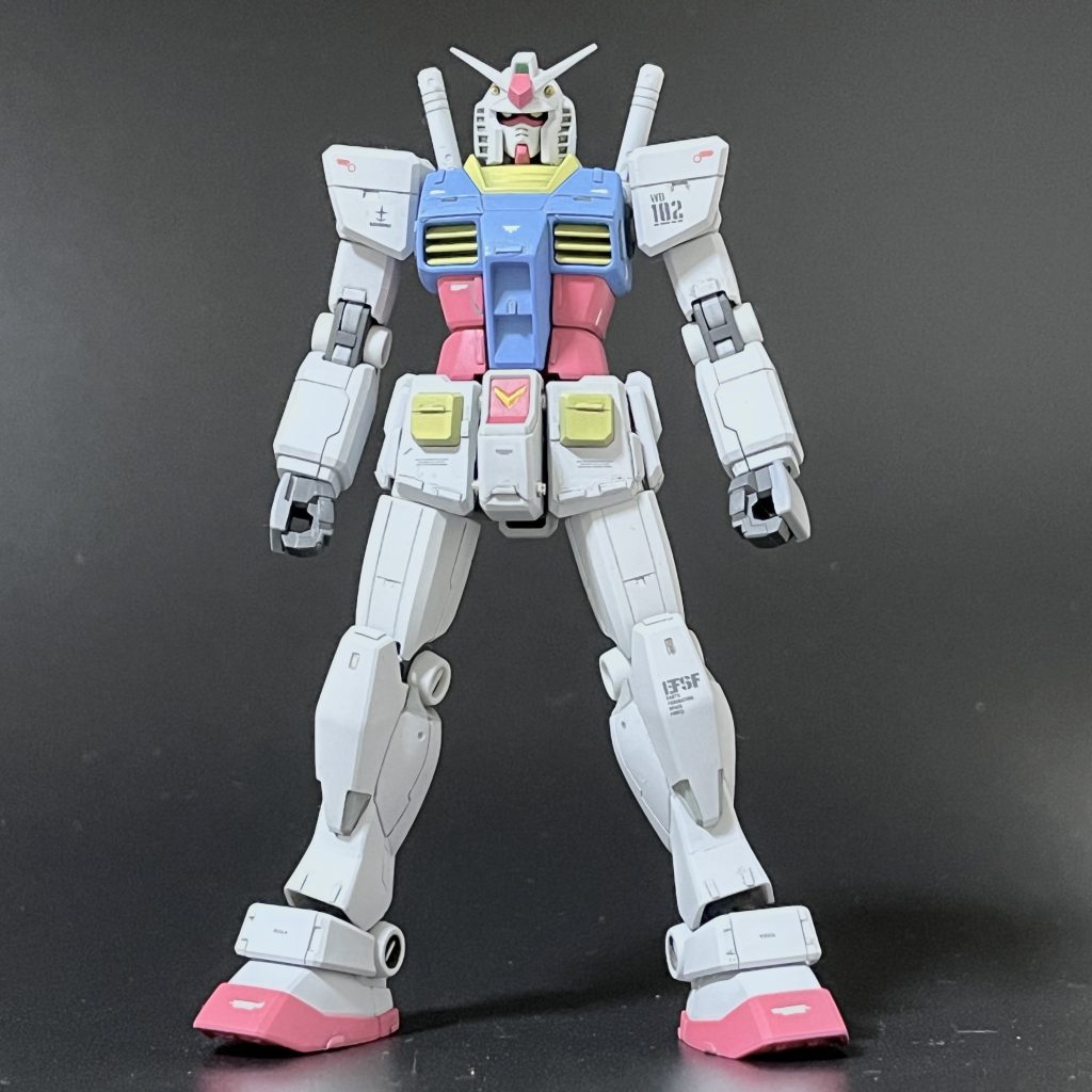 武装を外して全身像。