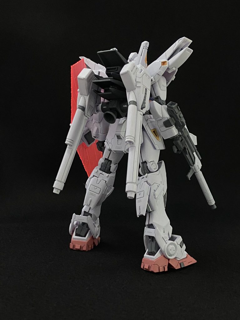 シルエットフォーミュラシリーズのMS特有の、肩や脚部など放射線状に広がるシルエットのケレン味が効いた感じが大好きです!